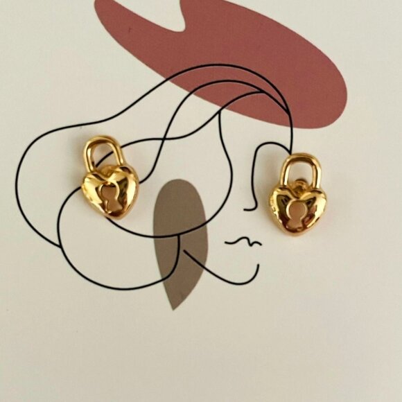 Small Stud Goldtone Heart Lock Stud Earrings Minimalist Academia Cute - Picture 7 of 10